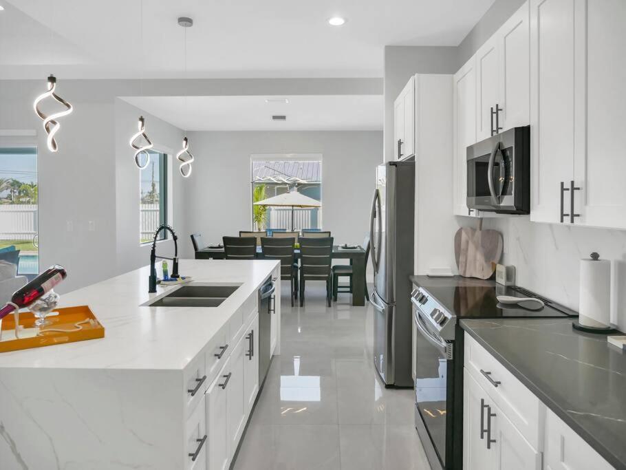 Casa Sevilla, Heated Pool, Sleeps 9, 4B3B Cabo Coral Exterior foto