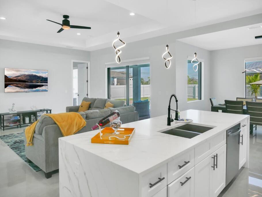 Casa Sevilla, Heated Pool, Sleeps 9, 4B3B Cabo Coral Exterior foto